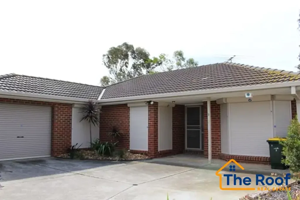 !! Charming Family Home for rent in prime location of Werribee !!  ** Flooring Renovated **