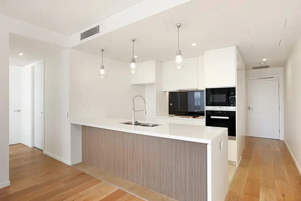 Stunning 2 Bedroom Apartment With 2 Car Spaces