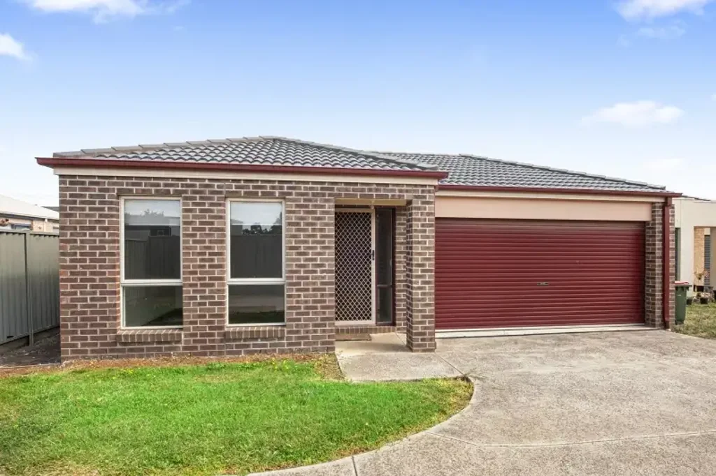 Modern Family Living in Mitchell Park
