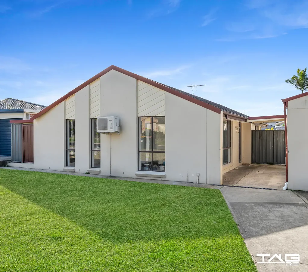 FAMILY HOME IN PRIME LOCATION!!!