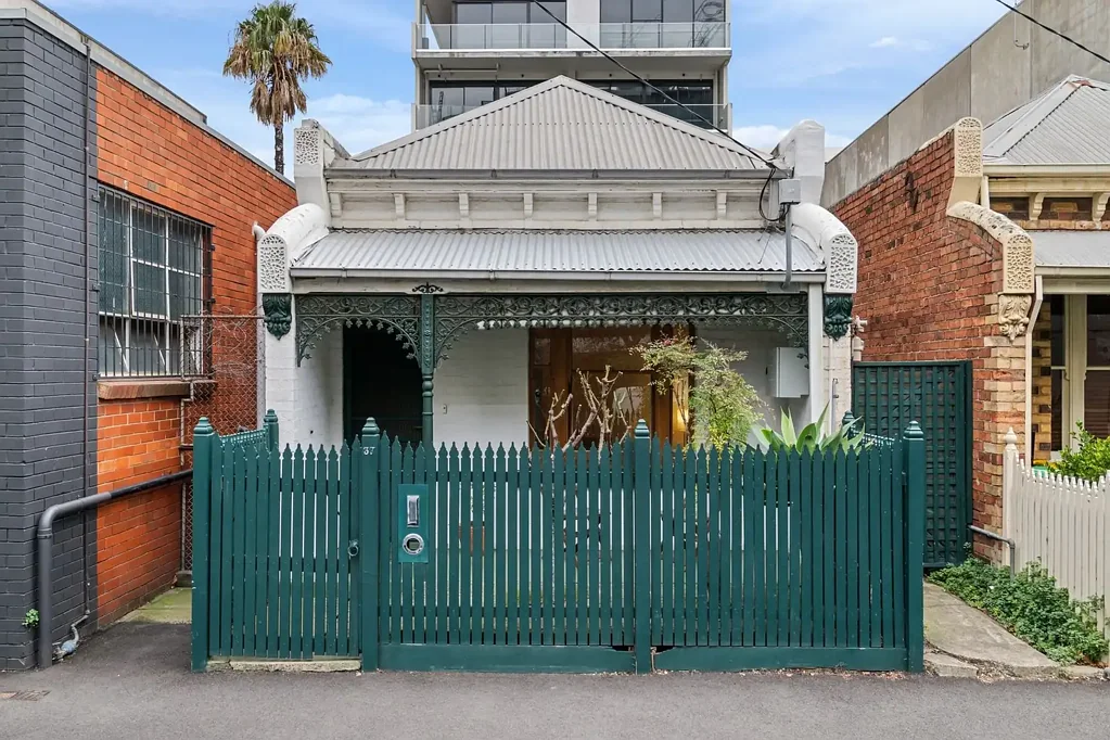 Cremorne 3房 高天花板 时期特色 温馨氛围 宽敞卧室 设备齐全厨房 私人庭院绿洲 分体空调 商业2区 无历史保护 划区优越 Embrace Cremorne Offering so many options