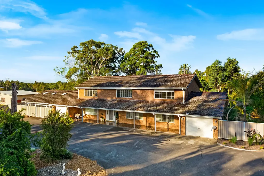 Rossmore 6 Slaapkamer Huge Family Home on Affordable Acres