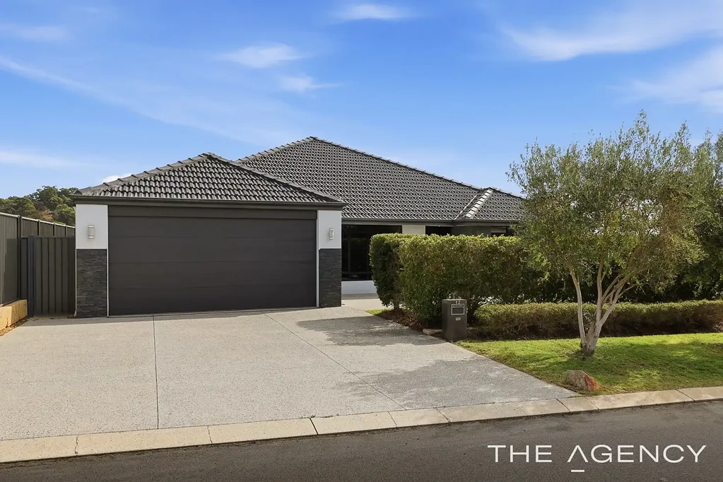 Baldivis 4房  Discover the perfect blend of comfort, luxury, and modern living!
