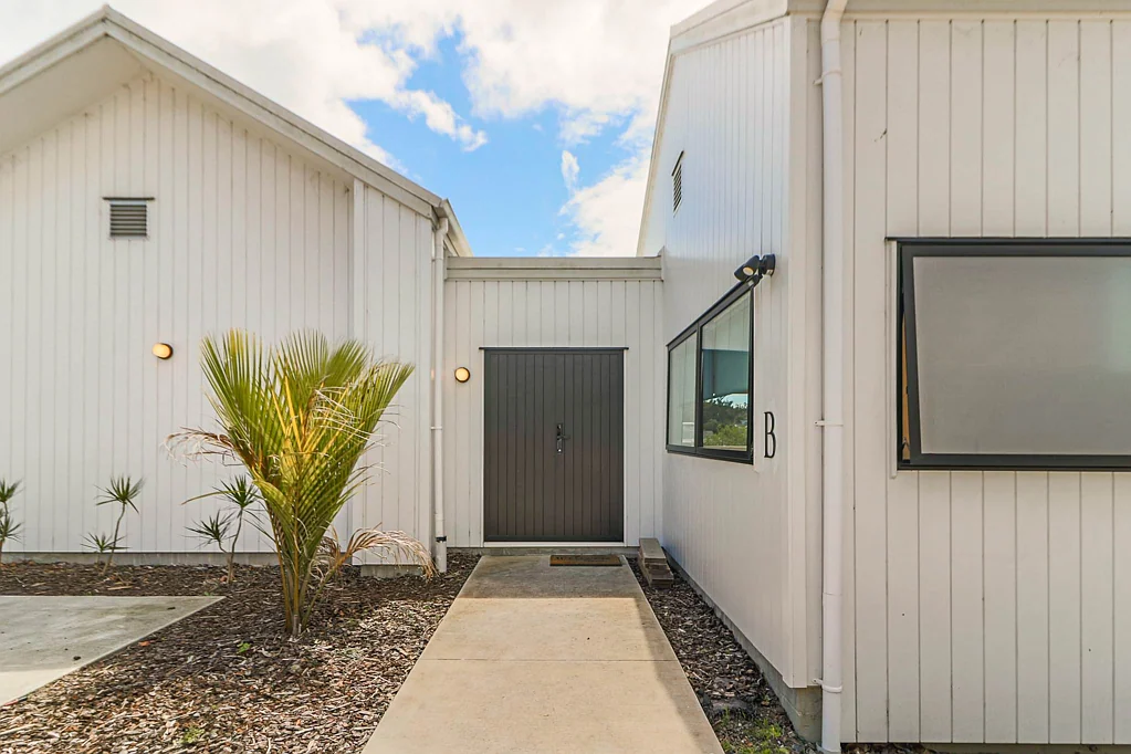 Silverdale 8chambre Grand 8-Bedroom Home with Minor Dwelling