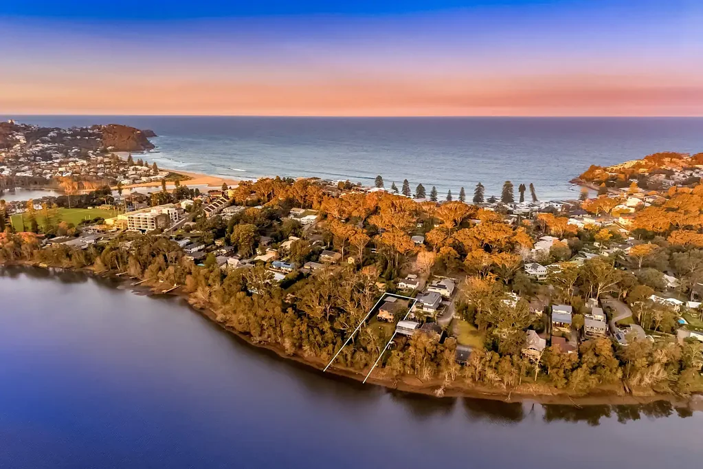 Avoca Beach 4침실 Luxury Waterfront Home in a Prestigious & Private Position