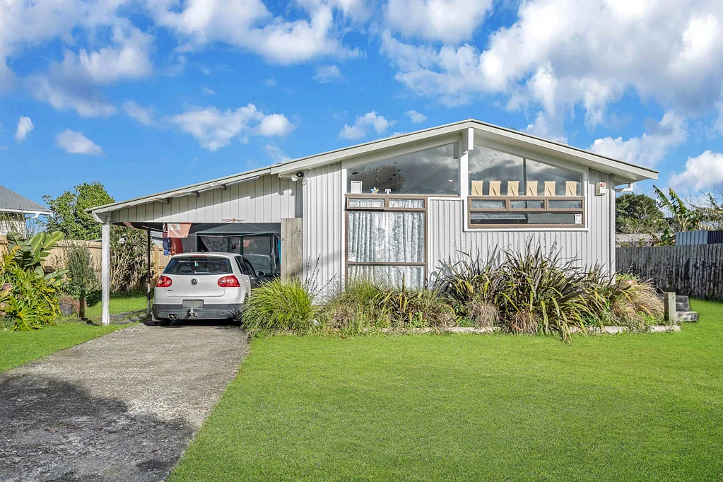 Papakura 3部屋 708m² Road Frontage–Live, Invest or Unlock Future