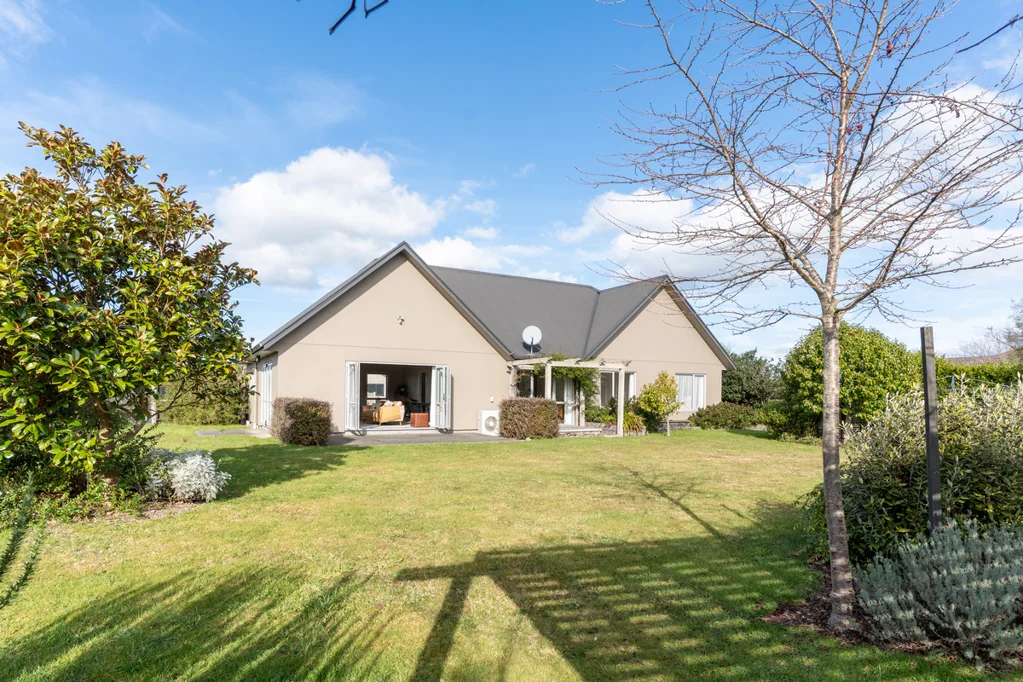 Carterton 4 Bedroom Timeless Design in a Fabulous Location