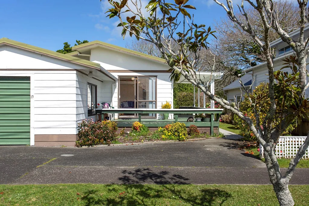 Helensville 4Phòng ngủ A CRACKER ON KARAKA LOCATION! LOCATION! LOCATION!