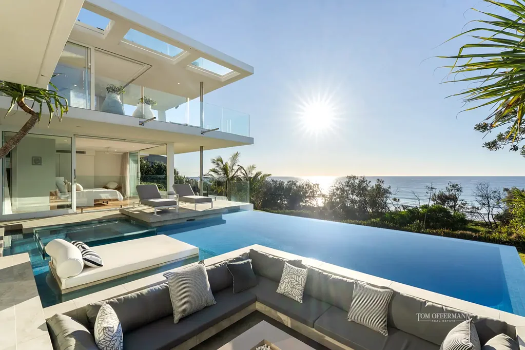 Sunrise Beach 4બેડરૂમ A World Beyond: Absolute Beachfront; Unequalled Extravagance