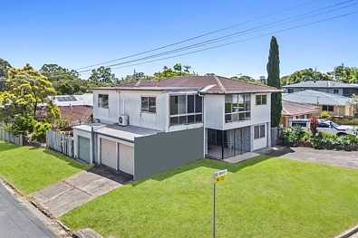 Labas ng Bahay - 2 BEEKA ST, LABRADOR QLD 4215