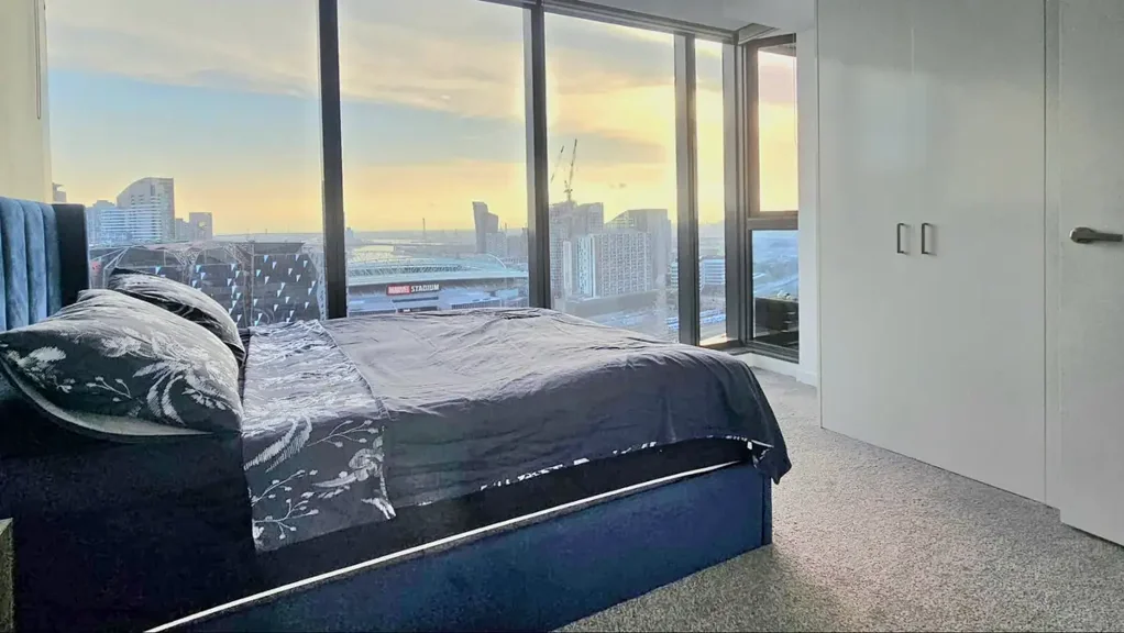 Exclusive Lifestyle In The Heart Of Melbourne with Million Dollar Views