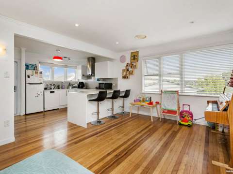 Pinehill 3房  Entry level in Rangitoto School Zone