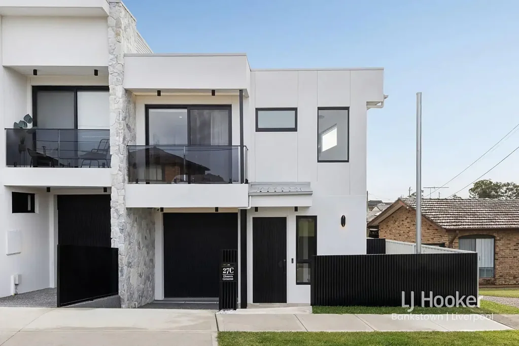 27C Elouera Crescent, Moorebank, NSW 2170
