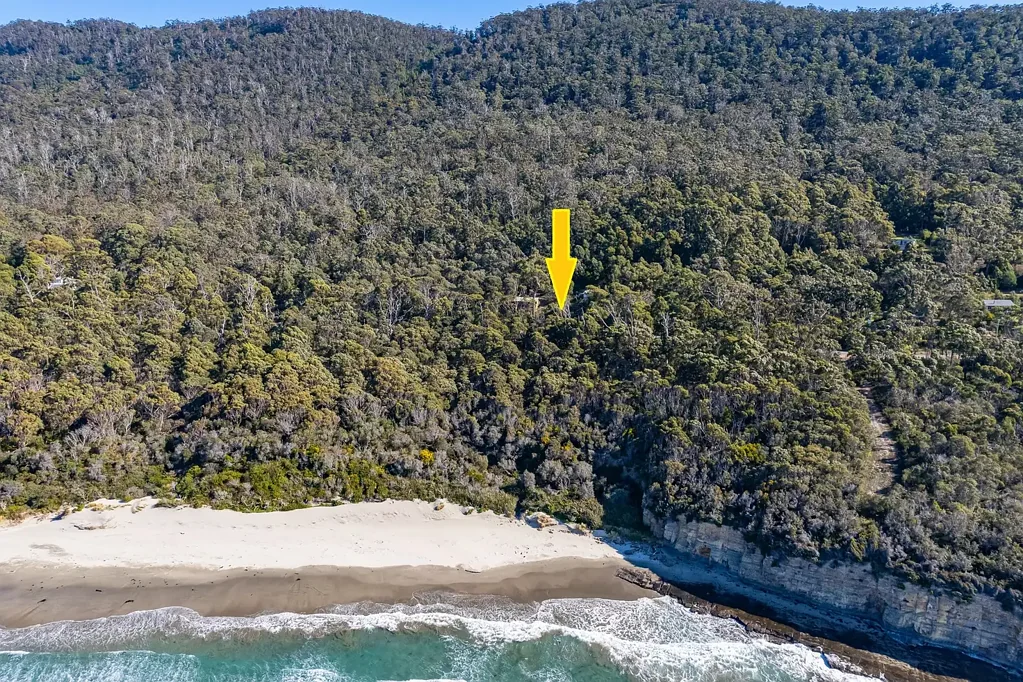 Eaglehawk Neck  Coastal Paradise Awaits – Beachside Bliss with Stunning Views!