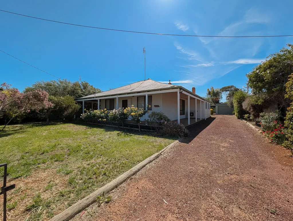 3 Hall Street, Kerang, VIC 3579