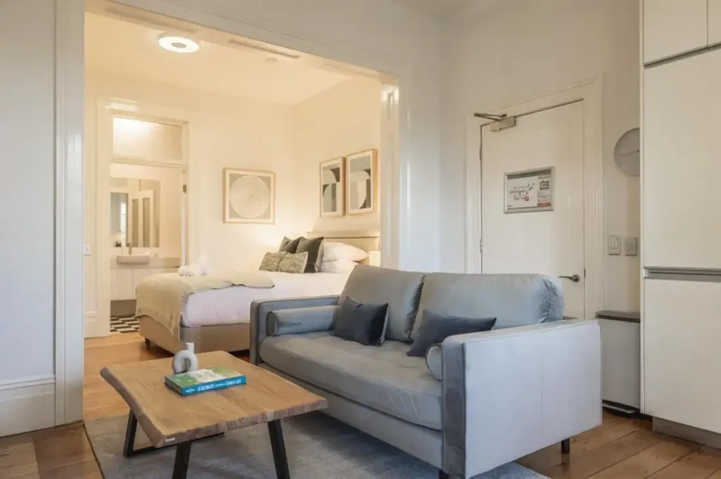 Glebe Spacious Studio Living in Prestigious Ravenscourt