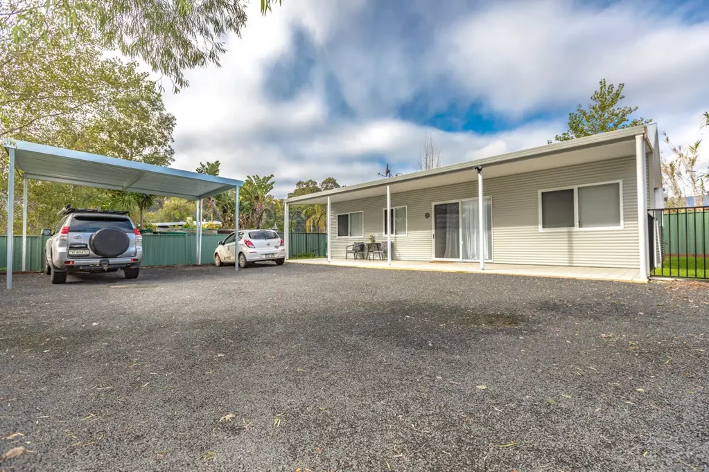 Manjimup 3Phòng ngủ STILL HAS THAT NEW HOME FEEL - AN INVESTORS DELIGHT!!!