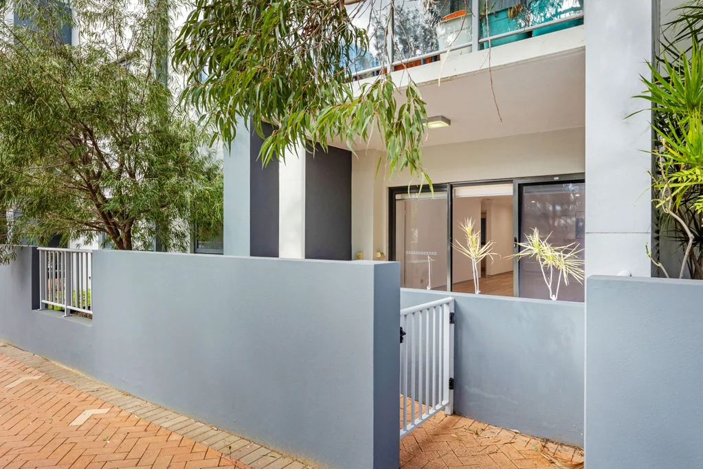 3/2 Walsh Loop, Joondalup, WA 6027