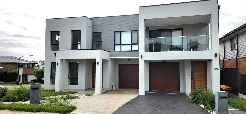 Box Hill 4 Bedroom Stylish and Spacious Duplex in Box Hill