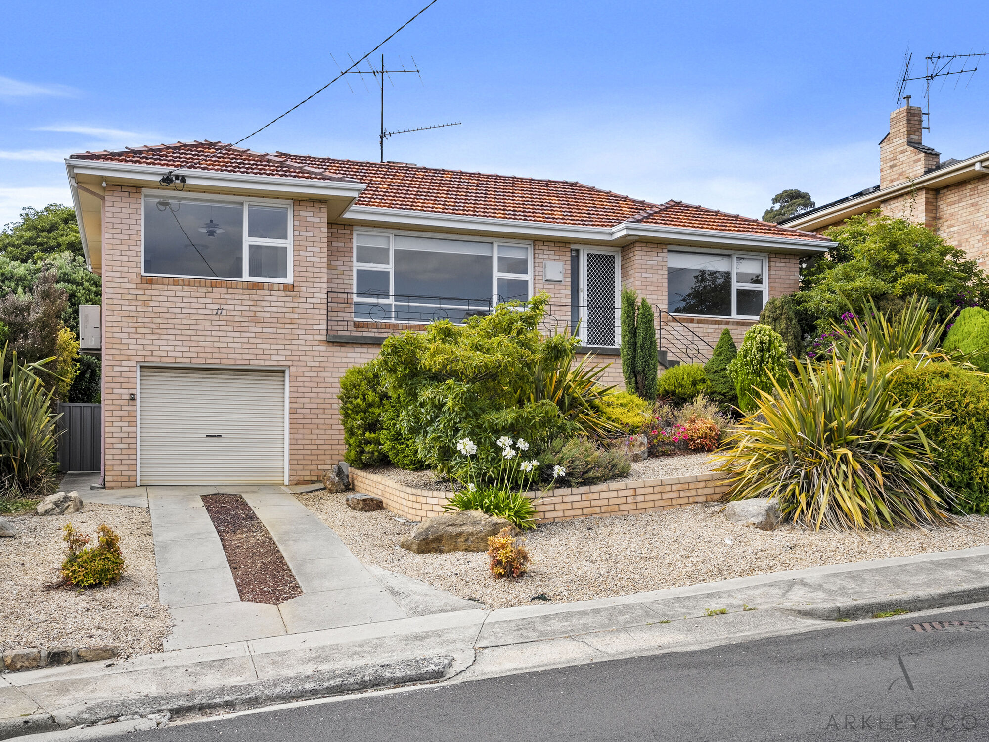 11 COOLANGATTA ST, LINDISFARNE TAS 7015, 0 chambres, 0 salles de bain, House