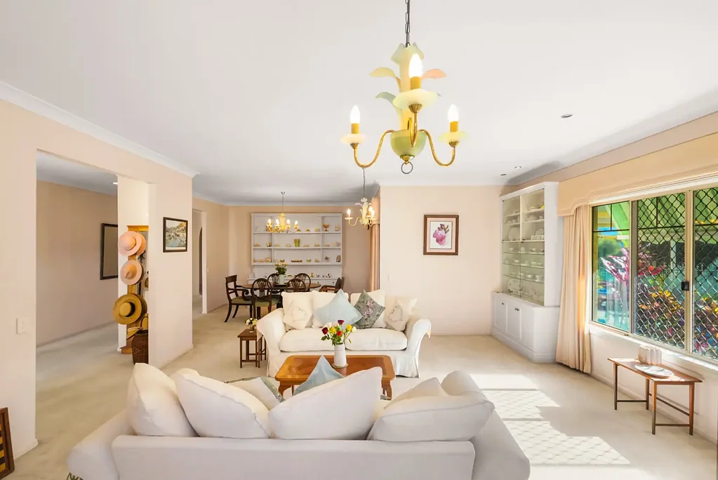 Clear Island Waters 4 Bedroom Timeless Waterfront Original Prize Home on a Rare 1,000m² lot,  35.9 metre Canalfront and Main River Access