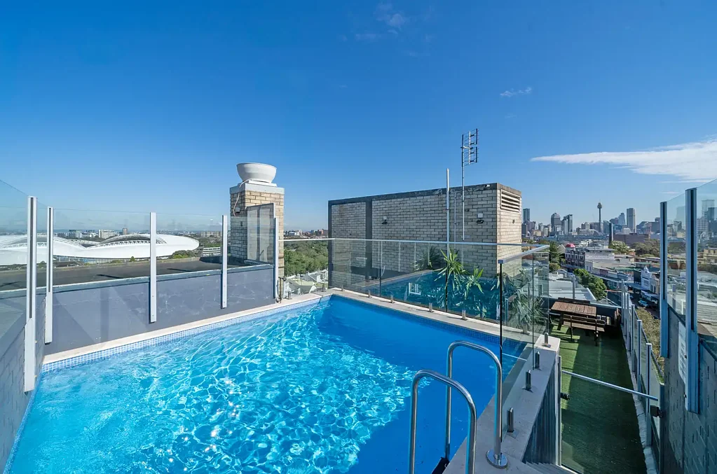 Furnished studio with rooftop swimming pool