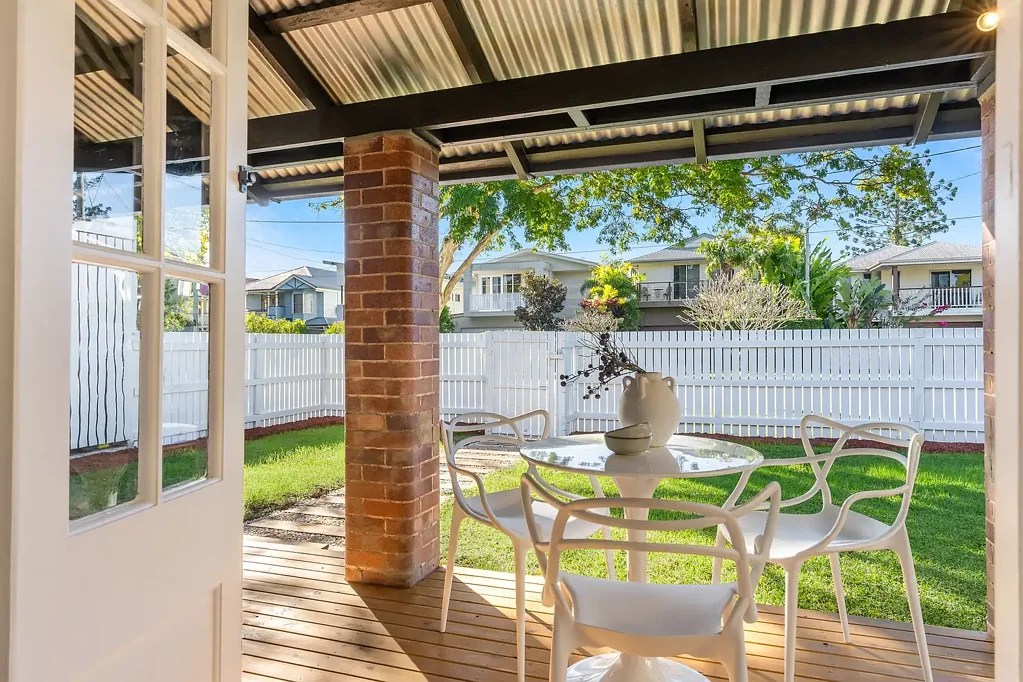 27 Strong Avenue, Graceville, QLD 4075