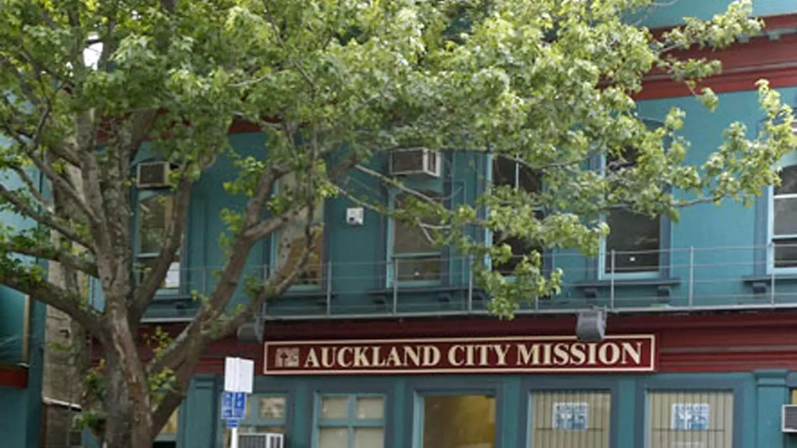 3,200名女性将在奥克兰City Mission排队寻求帮助，只为给孩子一个完整的圣诞节！