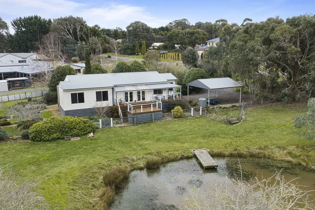 Ballan 3房  Peaceful Country Living on 2+ Acres Just Moments from Ballan