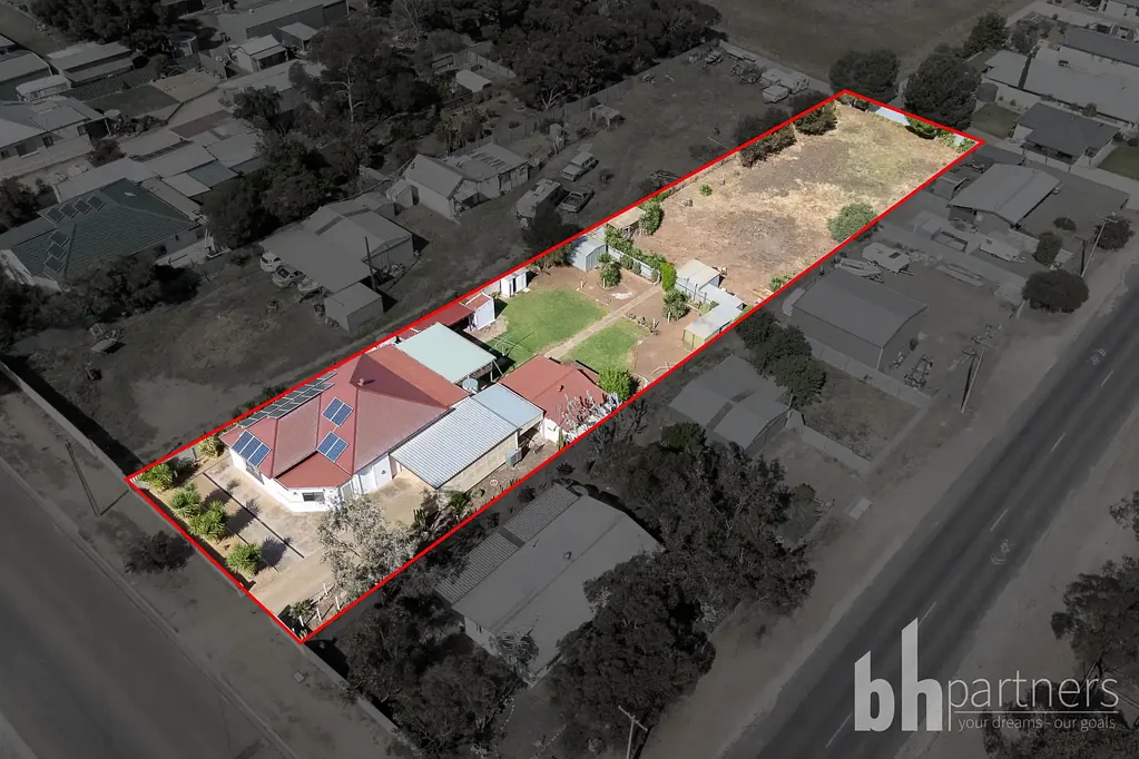 Mannum 4房  Ripe for Renovation - Solid Home on BIG block!