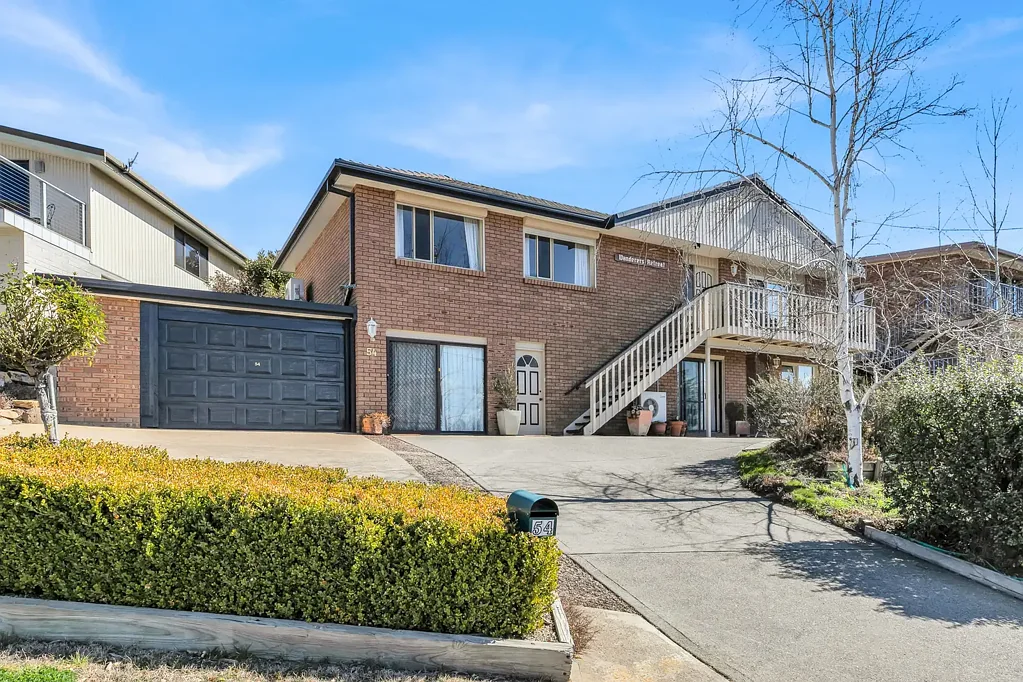 Jindabyne 6房  Jindabyne 4 Bedroom Home with Two approved Flats