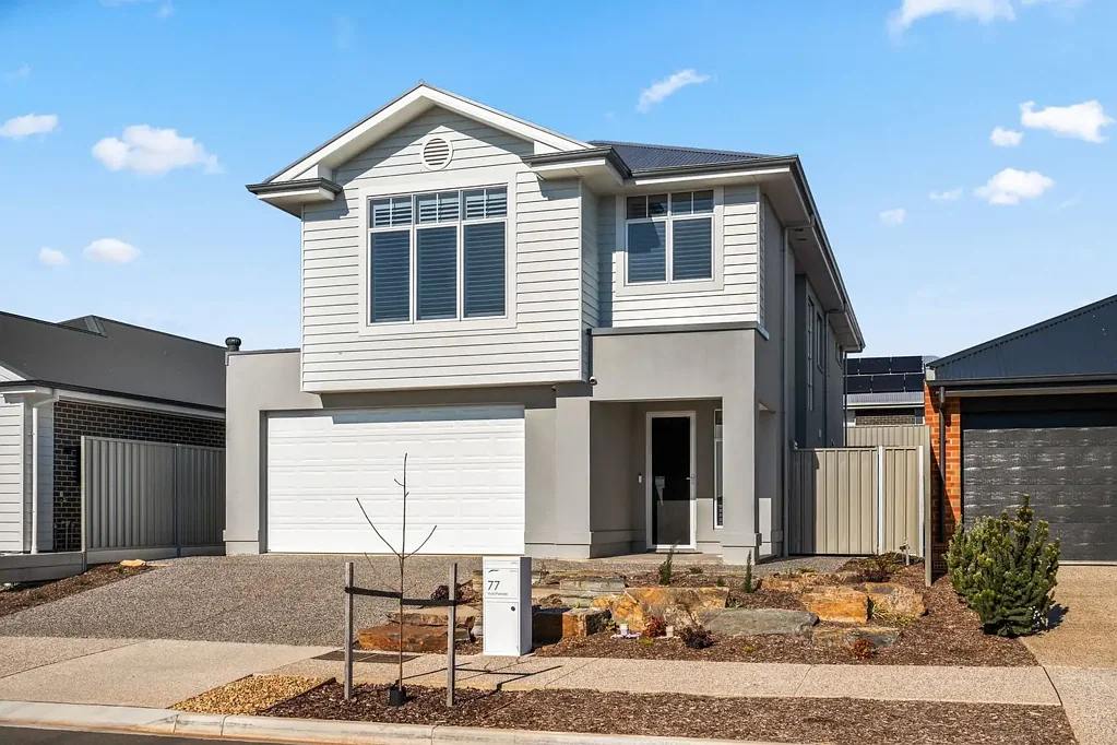 Seaford Heights 4침실 Contemporary Luxury, Thoughtfully Designed for Effortless Living