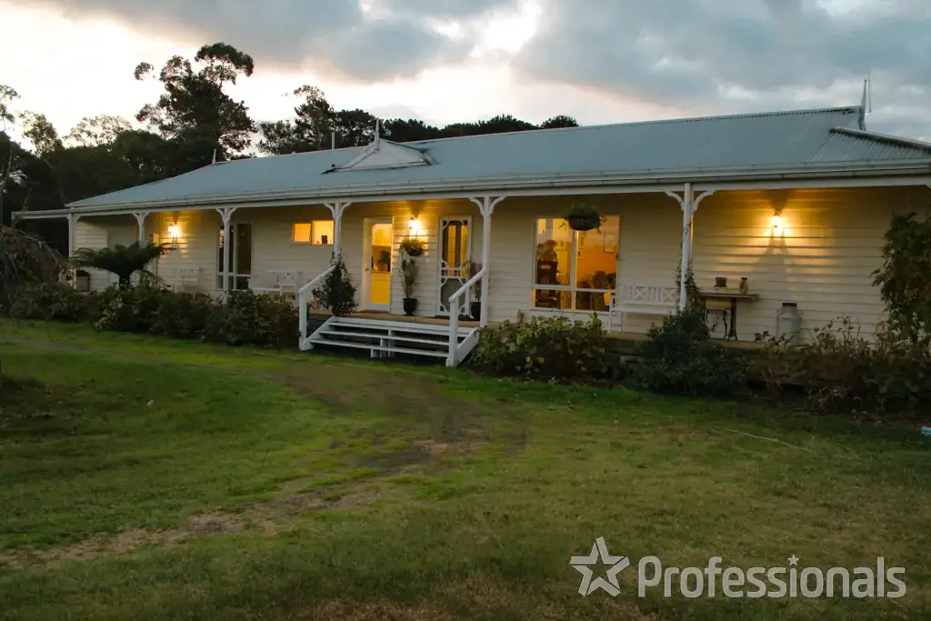 Yarram PICTURESQUE COUNTRY LOCATED HOME WITH A 5-STAR-RATED SHORT-TERM UNIT. - MOTIVATED VENDORS.

PRICE ADJUSTED TO SELL.