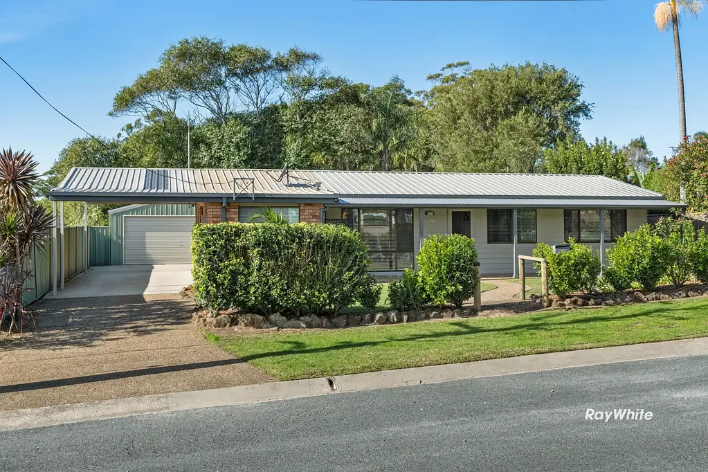 Ulladulla 4 Bedroom Blink and you'll miss it!