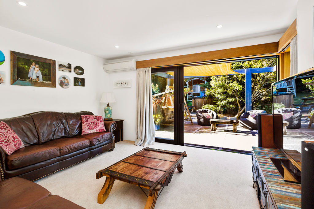 10 Catherine Grove, Tirohanga, Lower Hutt, 5 침실, 2 욕실