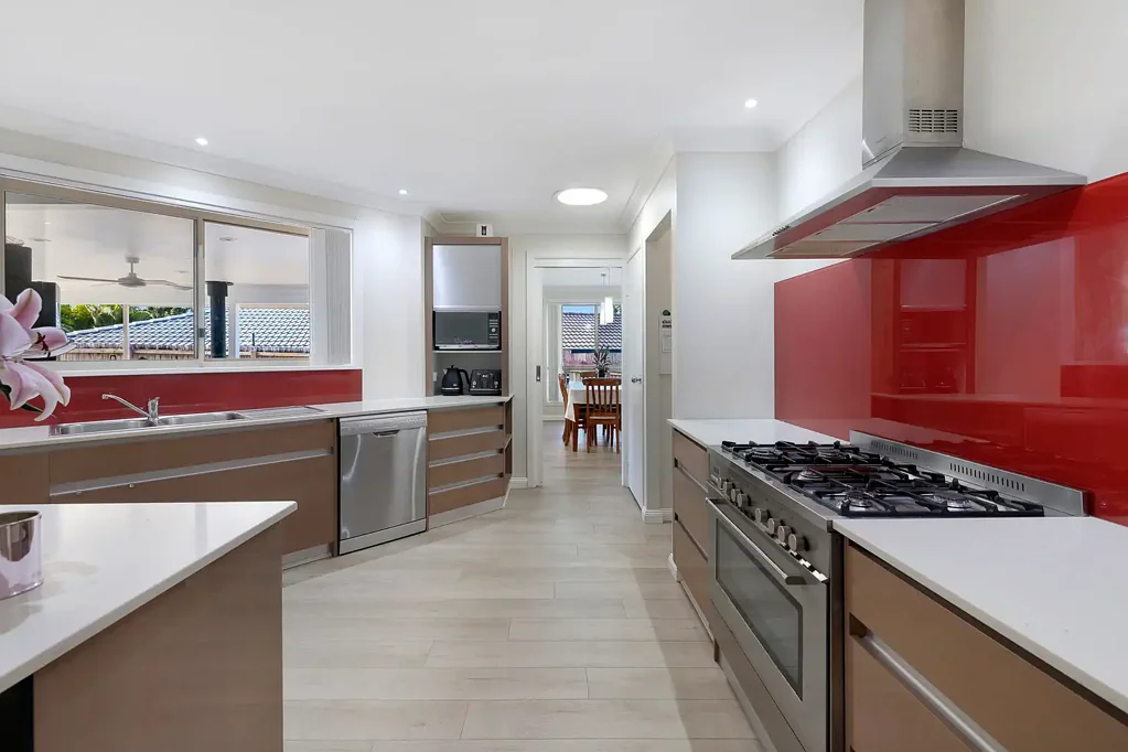 27 Hastings Crescent, Carrara, QLD 4211