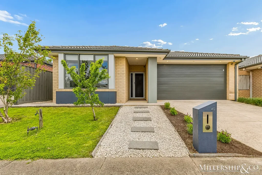 Mernda 3कमरा Immaculate Easy Living in a Quiet Mernda Location.