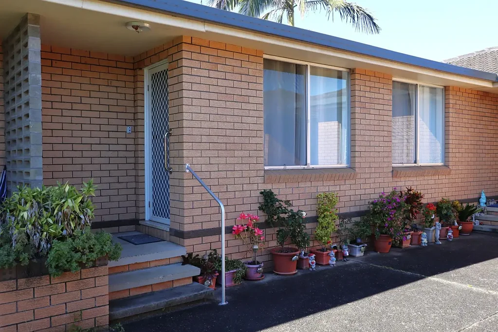 TWO BEDROOM UNIT IN QUIET LOCATION