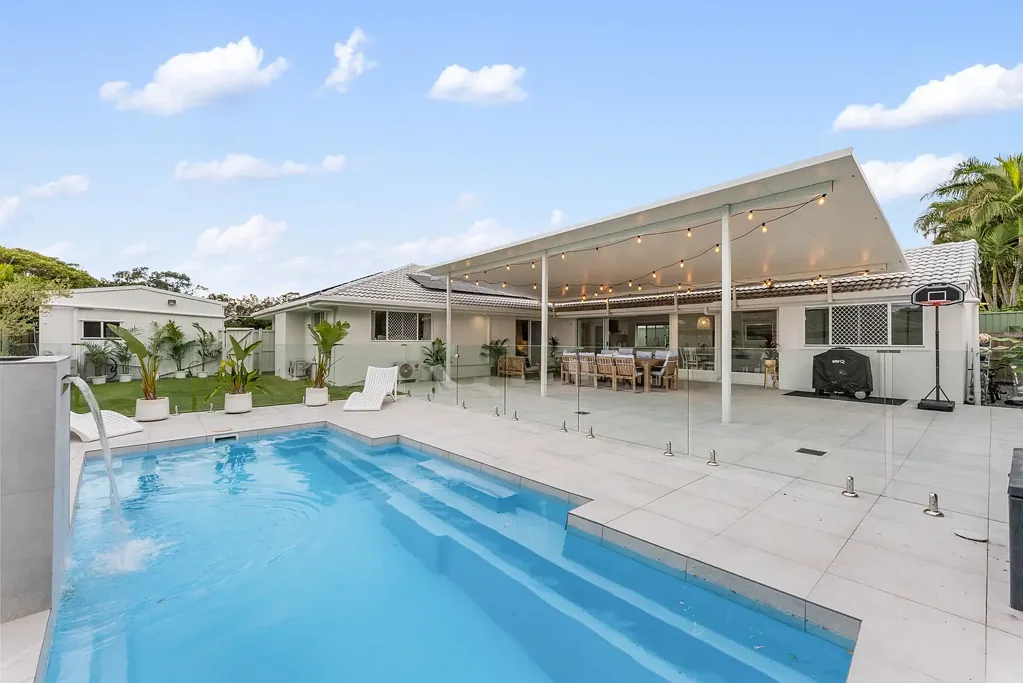 Mountain Creek 5 Bedroom When Lifestyle, Location, And Income Align – You've Hit The Jackpot!