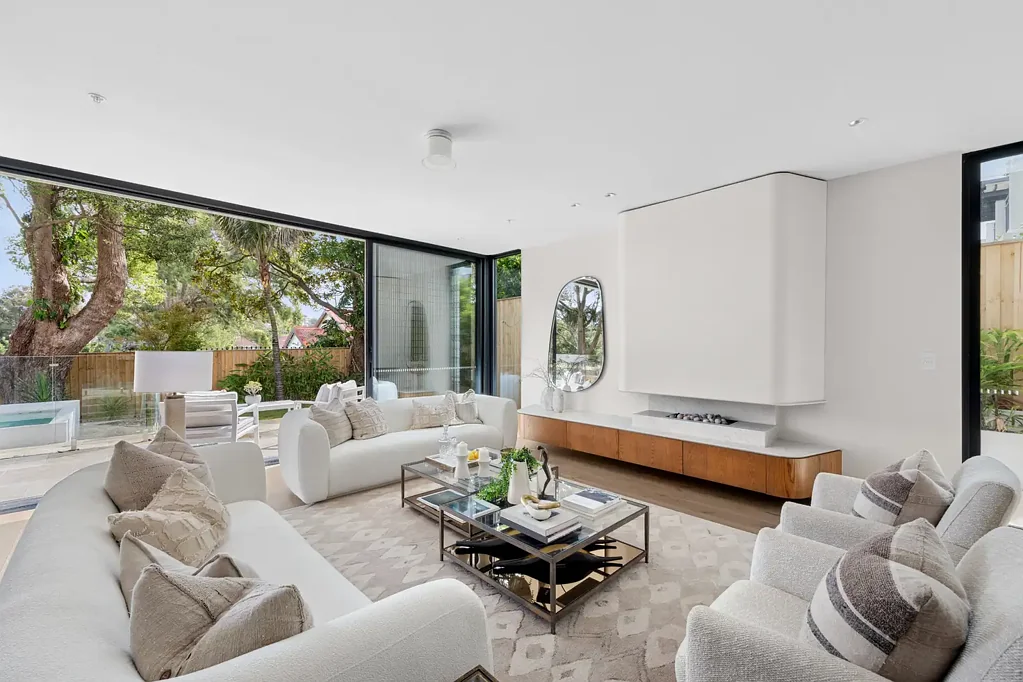 Rose Bay 3chambre Vida - Vast Wraparound Garden Oasis with Private Pool and Entrance