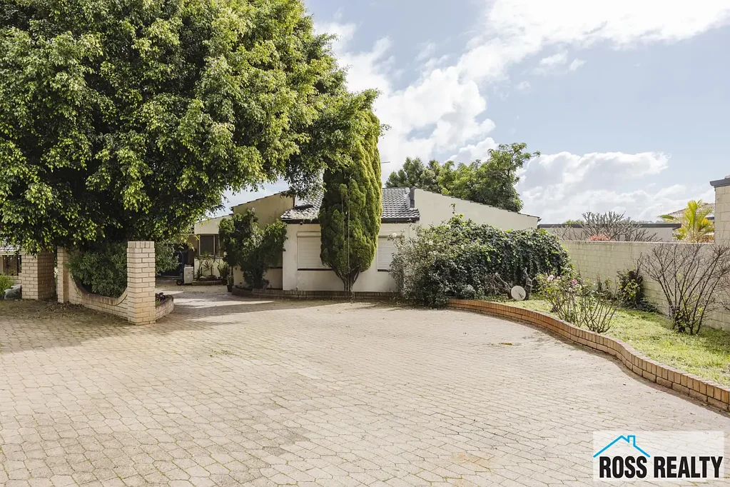 Stirling 3 Bedroom Rare Elevated Opportunity in the Heart of Stirling