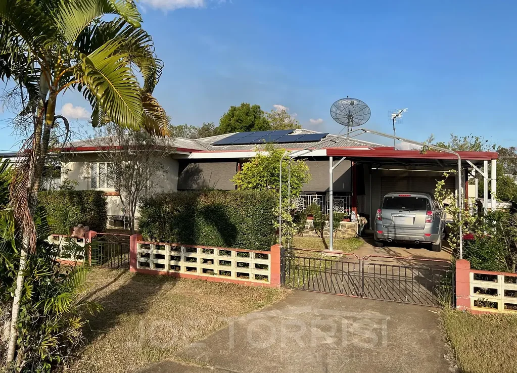 Mareeba 4 Bedroom SO MUCH MORE THAN MEETS THE EYE!