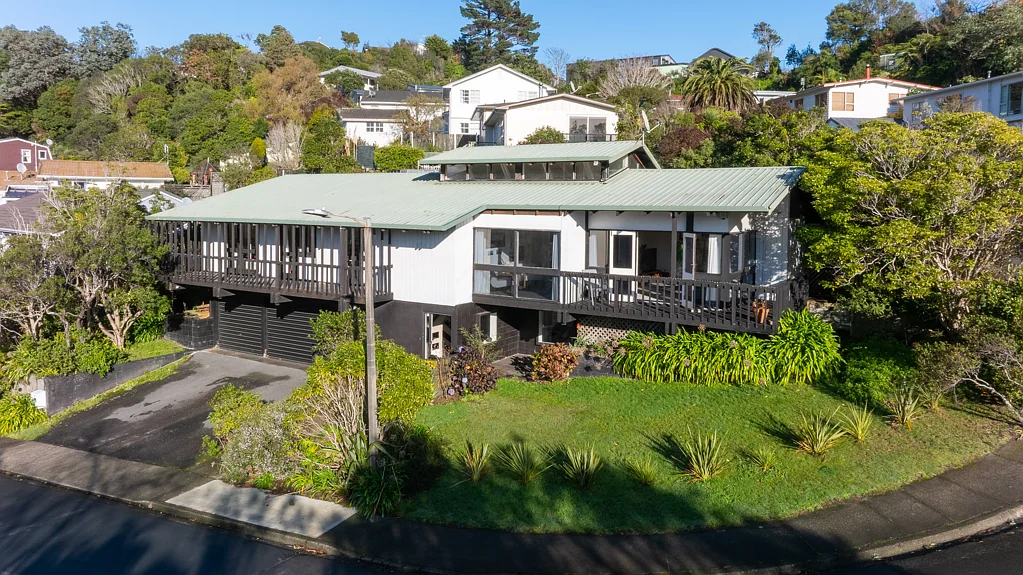 Churton Park 4Moenga Four Bedroom Family Home in Churton Park