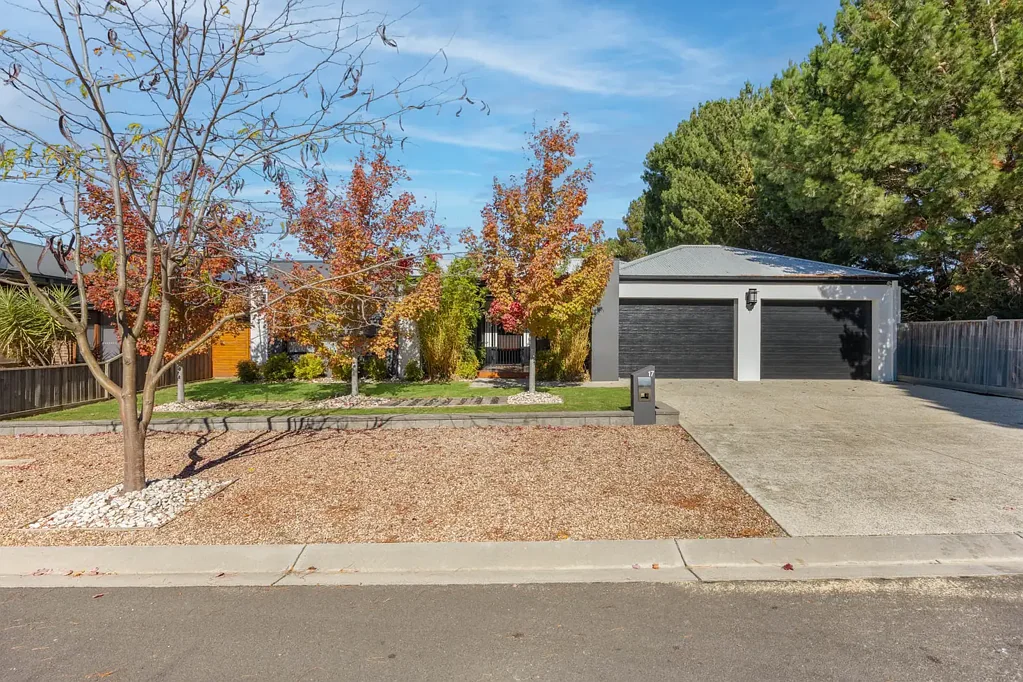 17 Tuxedo Drive, Gisborne, VIC 3437