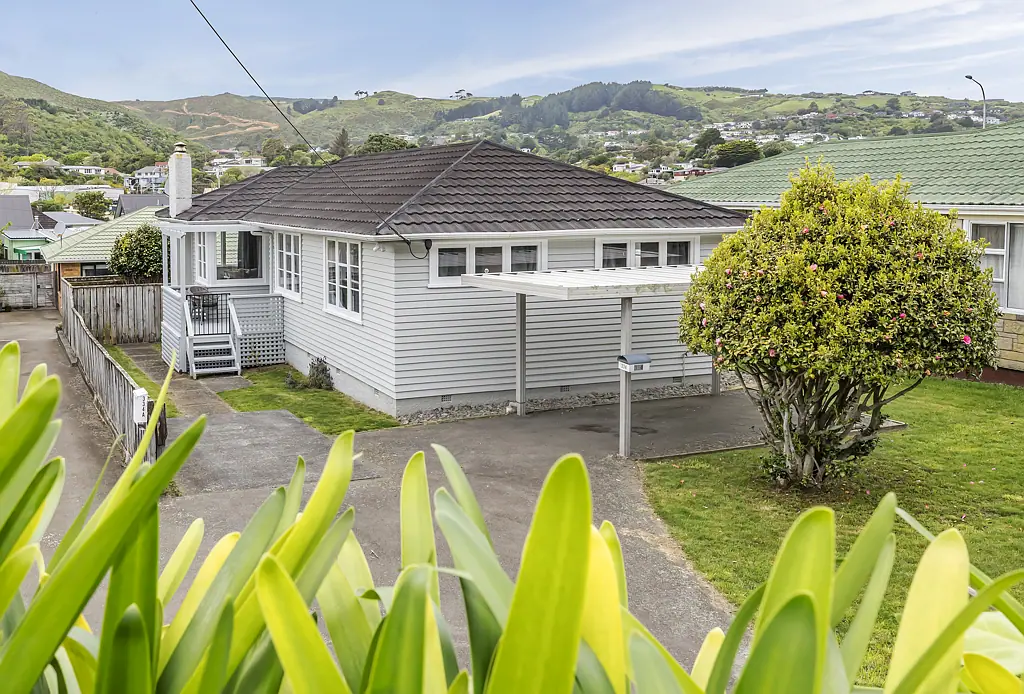 334 Main Road, Tawa, Wellington
