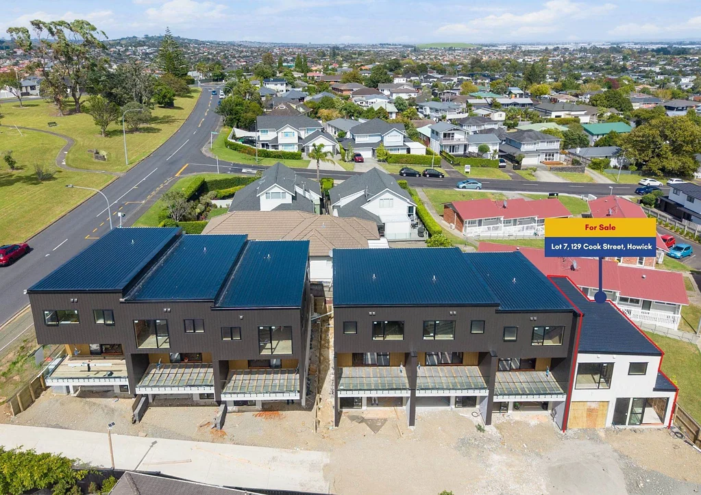 Howick 3房  Modern Spacious Family Home in Prime Howick Locale