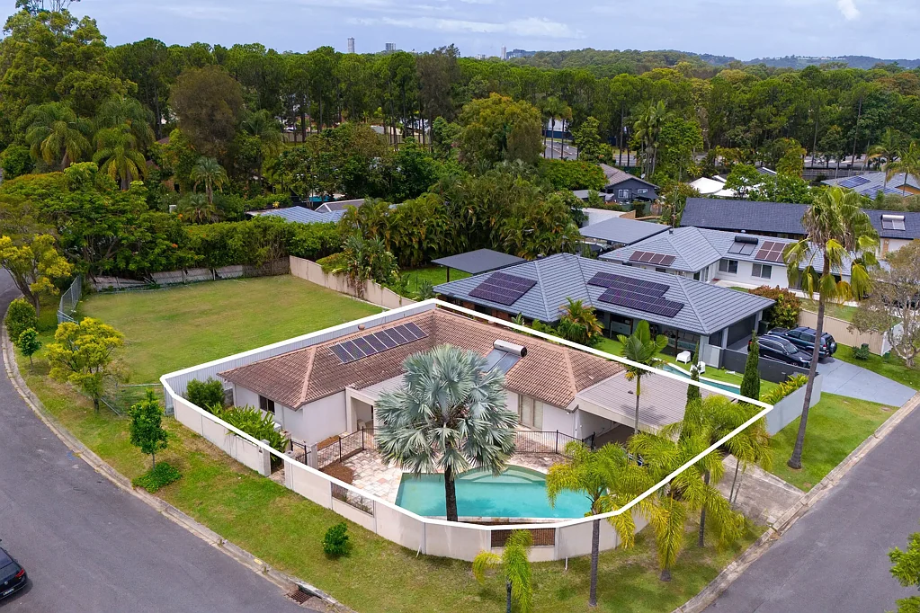 1 Muresk Court, Mermaid Waters, QLD 4218