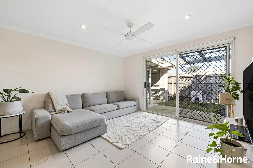 Kallangur 2Kwarto Freehold Living with No Body Corporate Fees - Parkside Position in a Prime Location