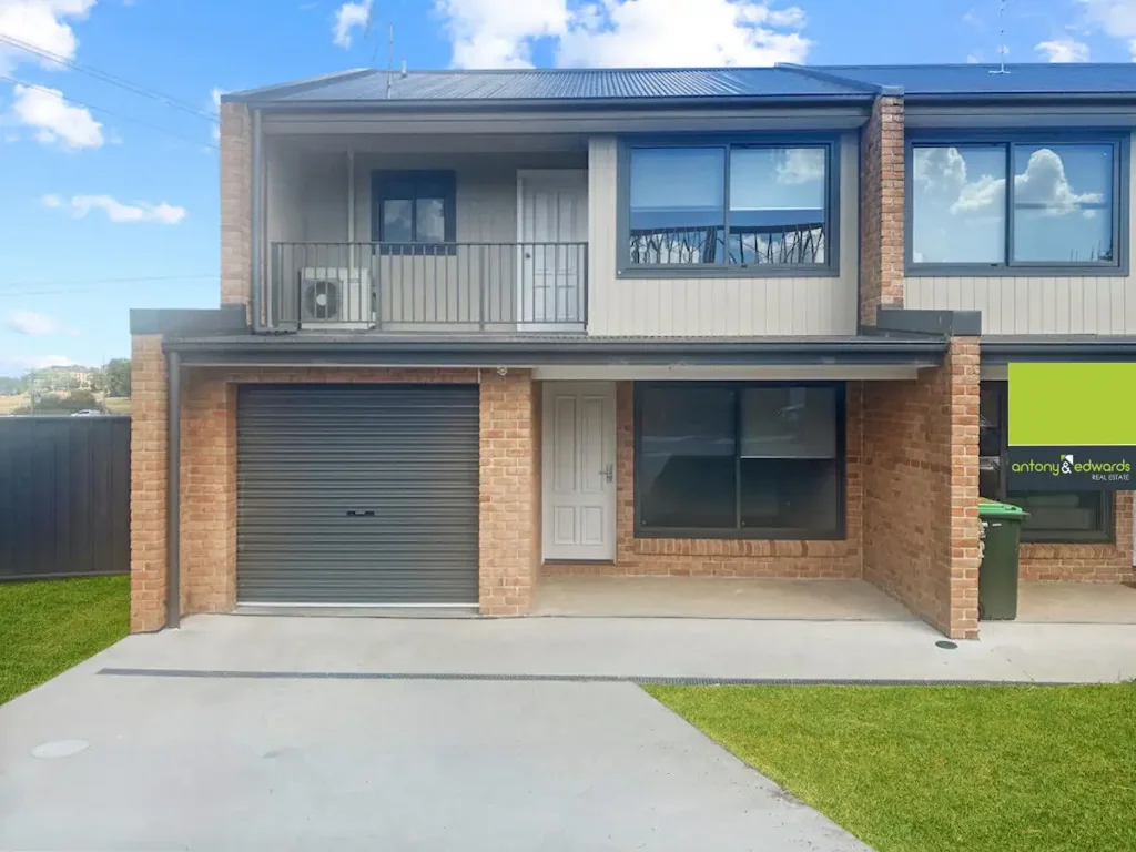 Goulburn 3ਬੈੱਡਰੂਮ NEAR NEW TOWNHOUSE