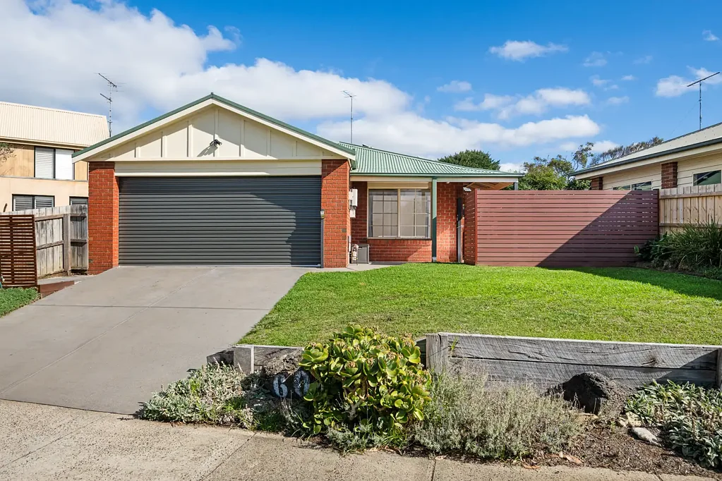 Torquay 3ਬੈੱਡਰੂਮ Coastal Comfort Just Moments from the Esplanade and Whites Beach